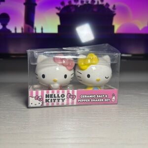 Hello Kitty Ceramic Salt & Pepper Shaker Set